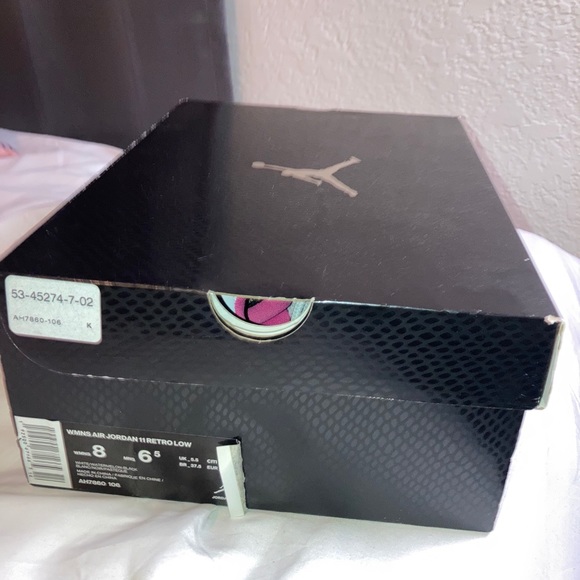 Pink Jordan snakeskin - Picture 2 of 5